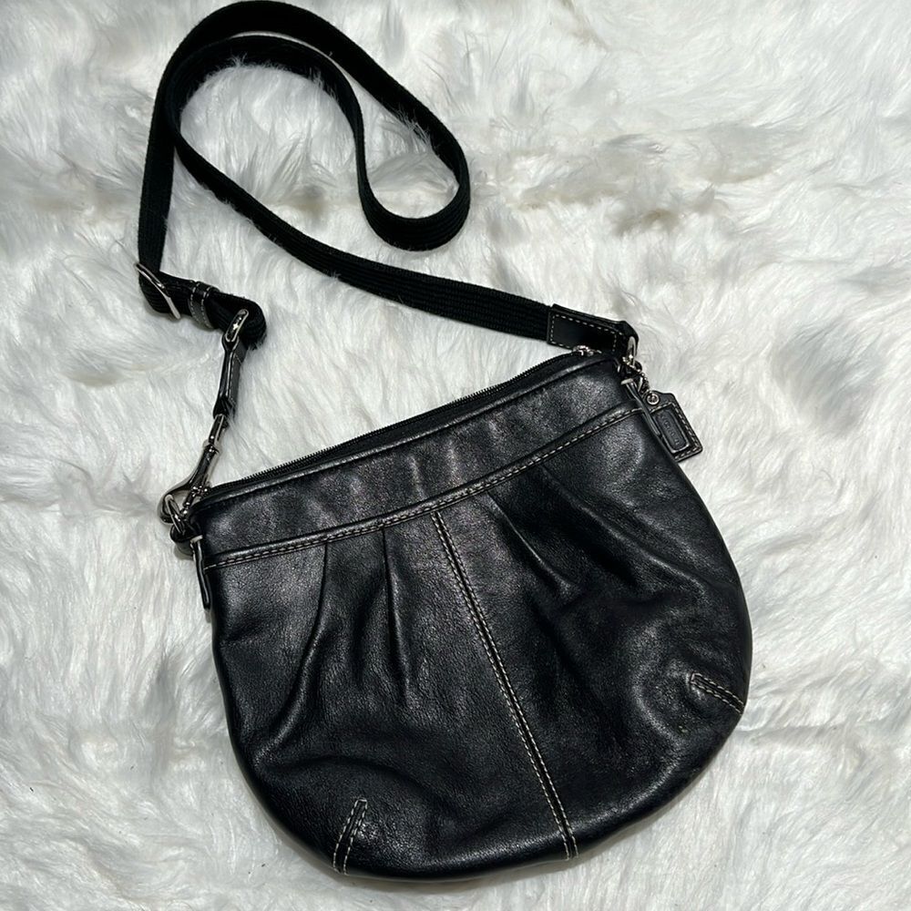 COACH Black Leather SOHO Swing Pack Purse Crossbody Bag B94
